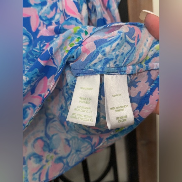 Lilly Pulitzer Quinna Short Sleeve top - Picture 3 of 5